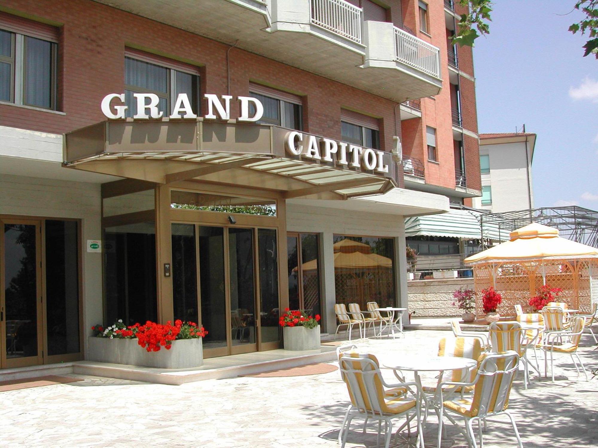 G. Hotel Capitol Chianciano Terme Exterior photo